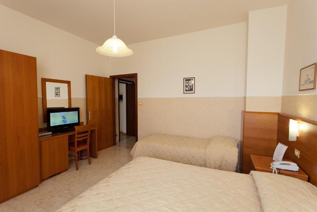 Parking Hotel Giardino Ливорно Стая снимка
