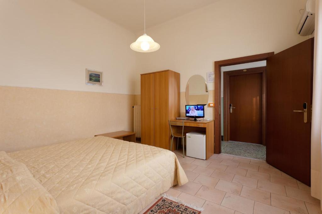 Parking Hotel Giardino Ливорно Стая снимка