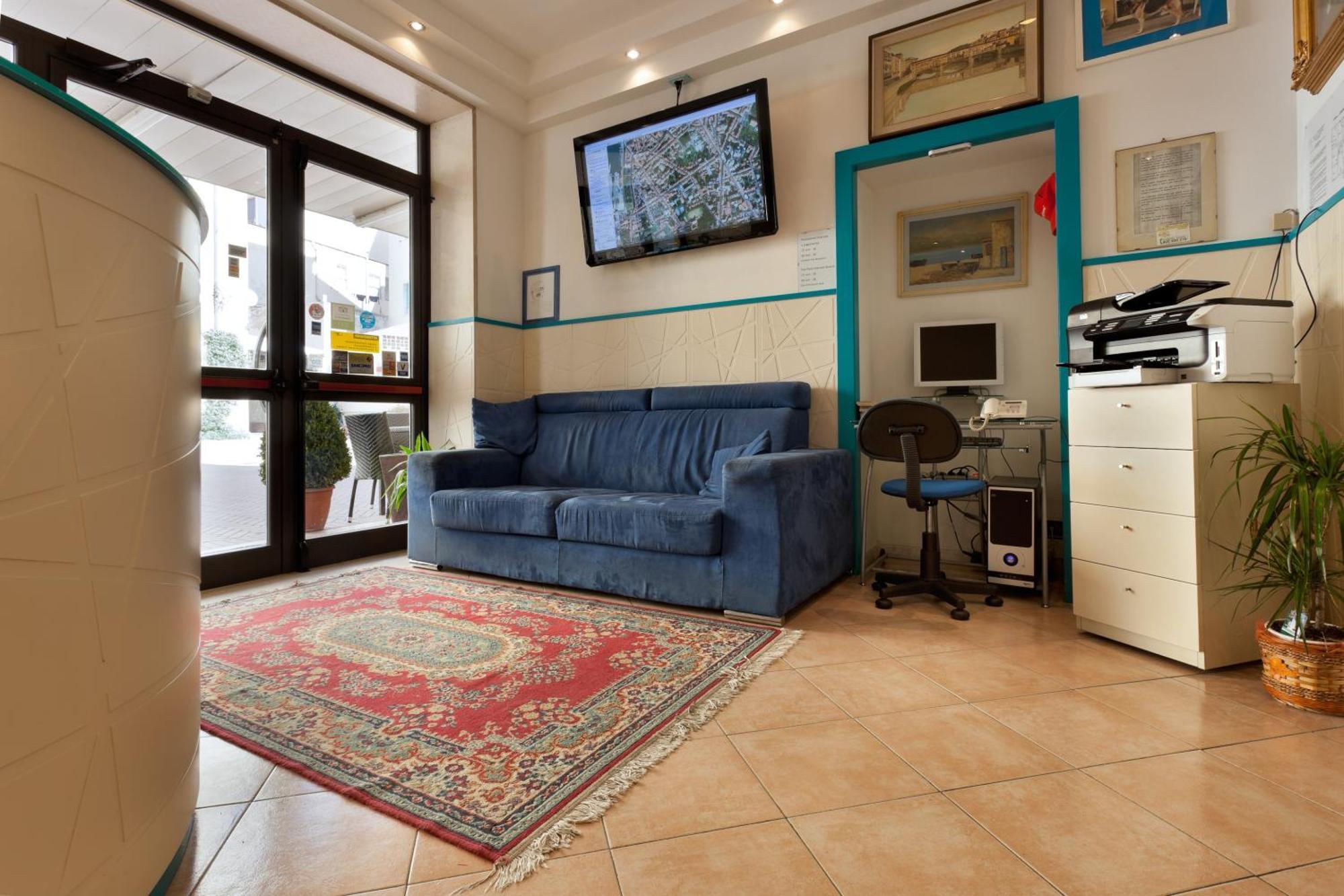 Parking Hotel Giardino Ливорно Екстериор снимка