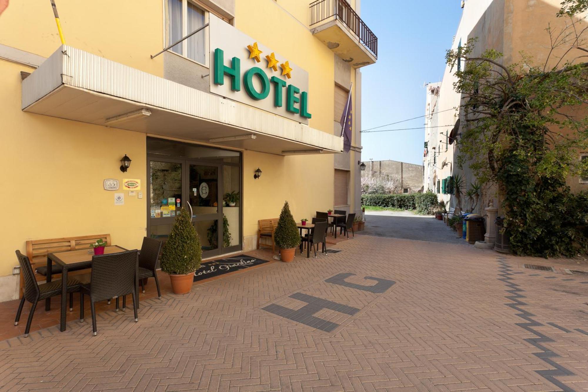 Parking Hotel Giardino Ливорно Екстериор снимка